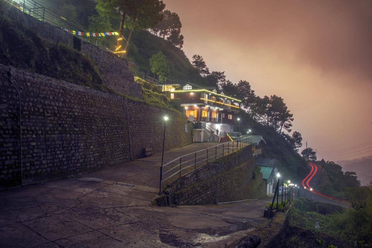 Safarmaina Resort Kasauli Exterior foto