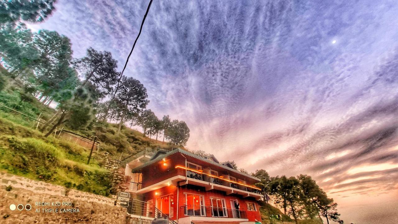 Safarmaina Resort Kasauli Exterior foto