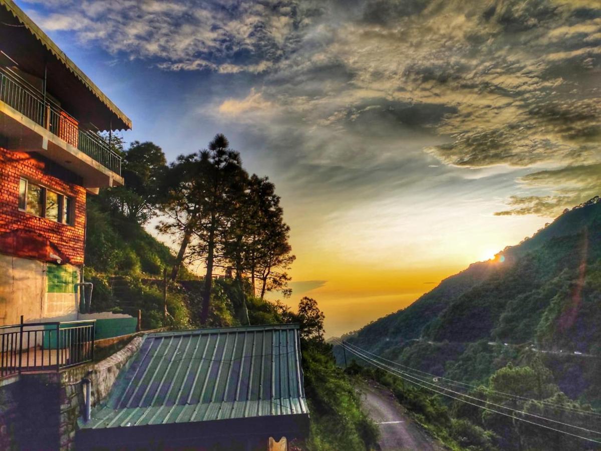 Safarmaina Resort Kasauli Exterior foto